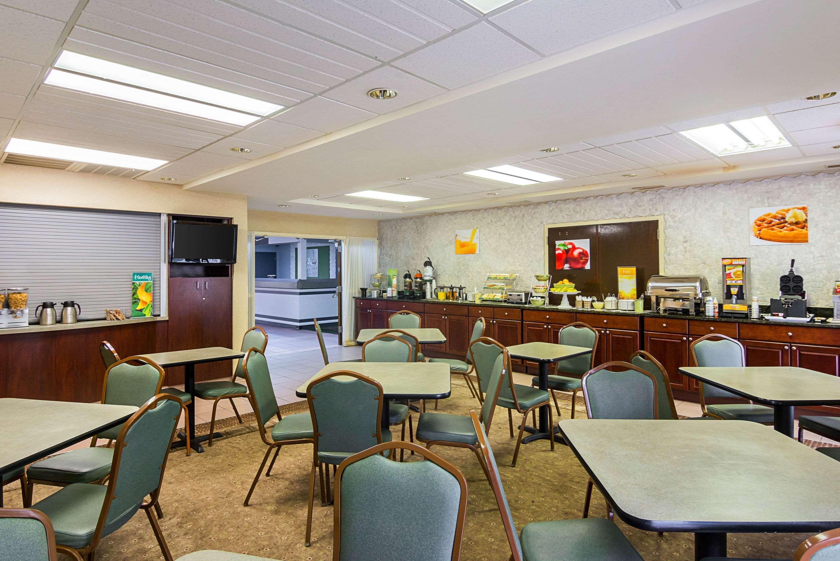 Quality Inn & Suites Kearneysville - Martinsburg Exterior photo
